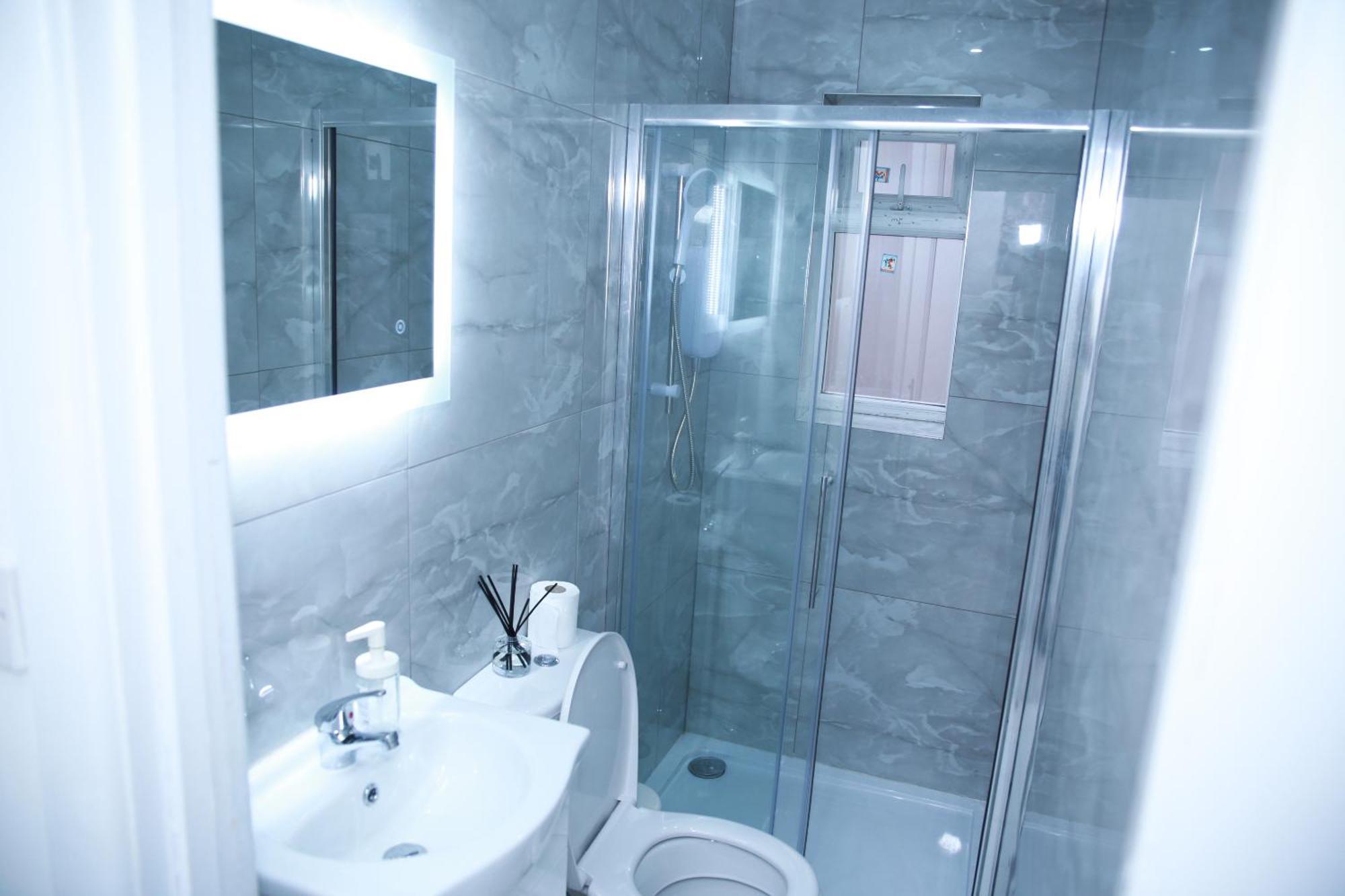 Harrow Luxury Flat With Free Parking. Apartment London Exterior photo